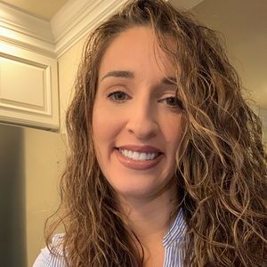 Meet your Posher, Talia